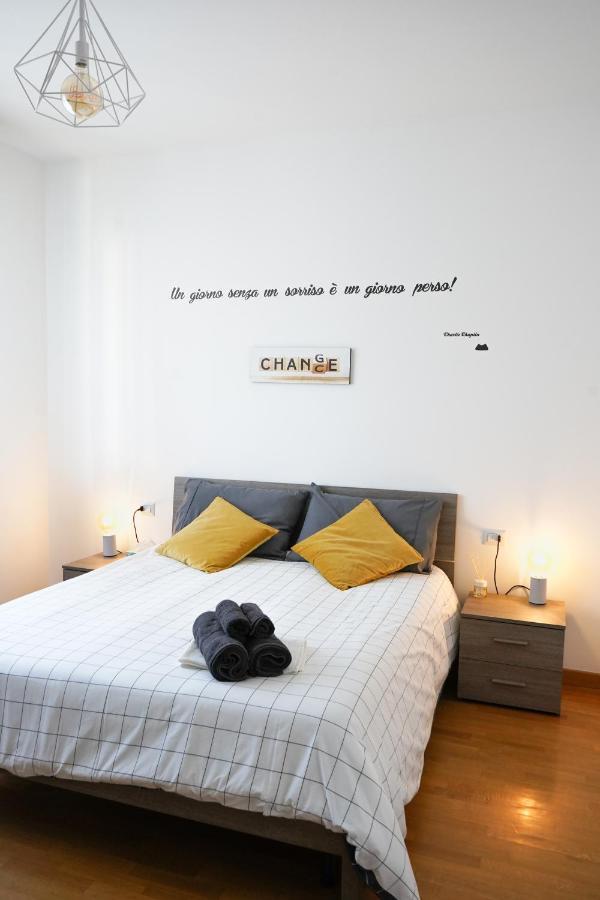 10 Min From The Airport-Wifi-Free Parking Apartment Samarate Bagian luar foto