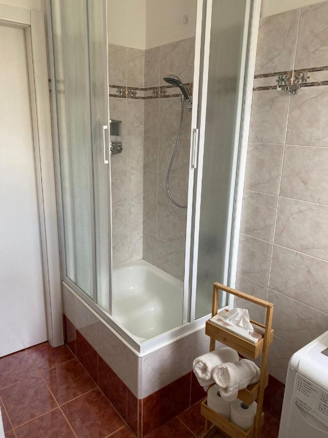 10 Min From The Airport-Wifi-Free Parking Apartment Samarate Bagian luar foto